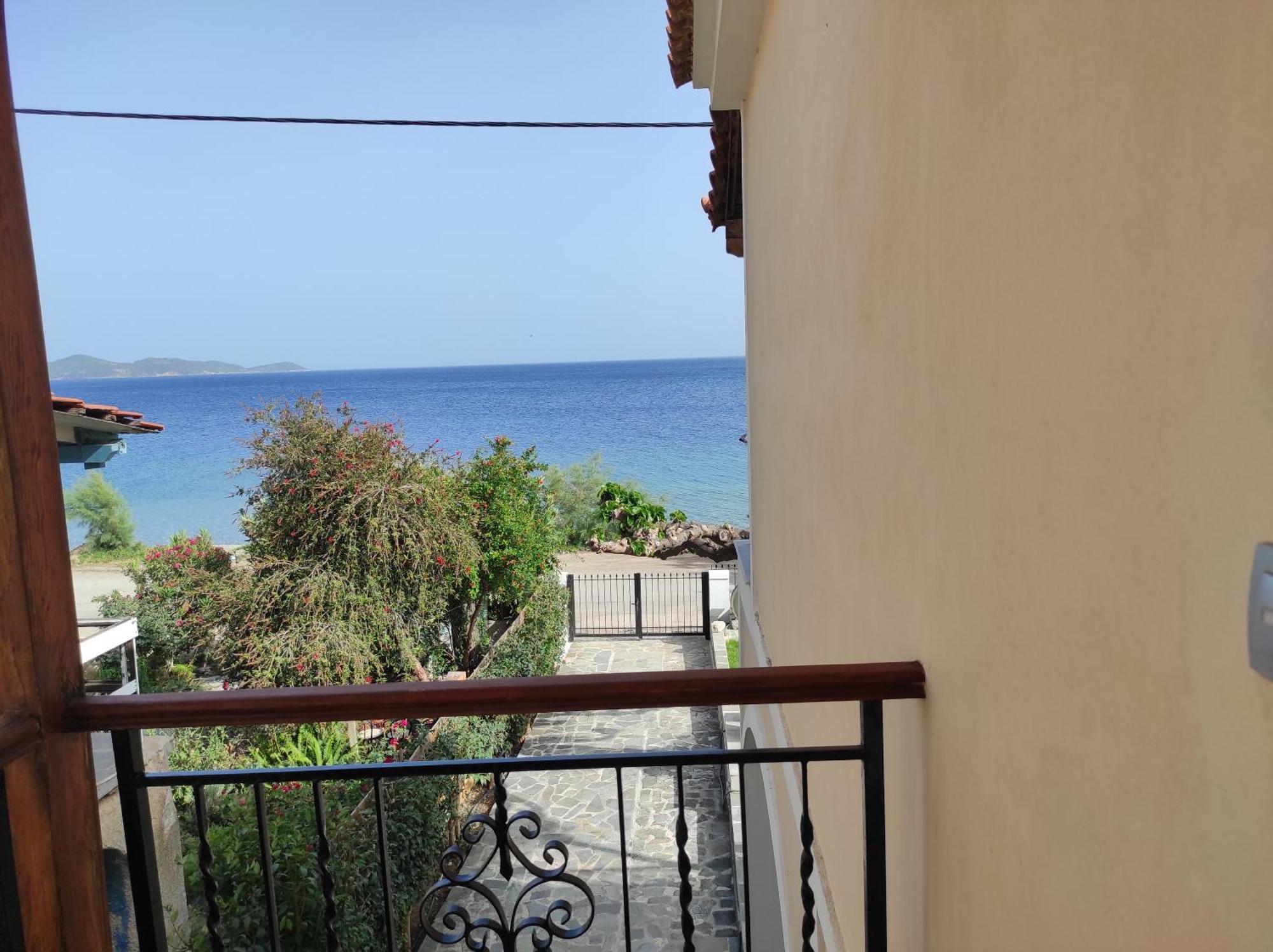Tas Millstone Seaside House Villa Маратиас Екстериор снимка